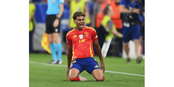 Un jeune génie de 17 ans brille en Ligue européenne des Nations, et le paysage du Ballon d'Or change à nouveau Un jeune génie de 17 ans brille en Ligue européenne des Nations, et le paysage du Ballon d'Or change à nouveau
