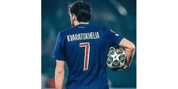 Arsenal s'intéresse à Kvarackhria, le PSG refuse catégoriquement