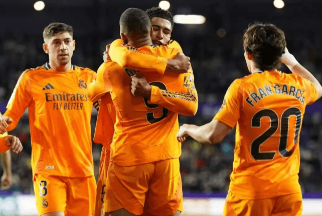 Le triplé de Mbappé permet au Real Madrid de prendre la tête du classement de la Liga