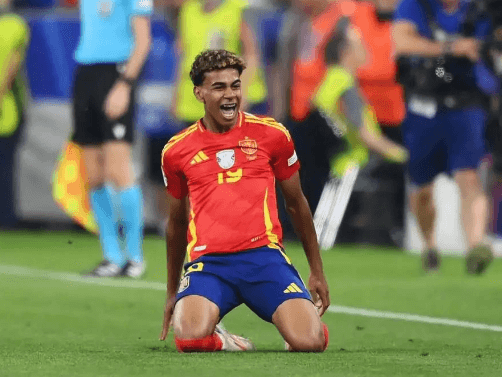 Un jeune génie de 17 ans brille en Ligue européenne des Nations, et le paysage du Ballon d'Or change à nouveau