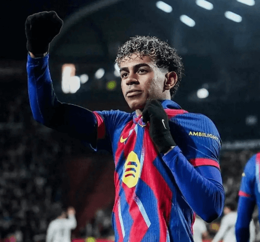 Yamar, 18 ans, poursuit la légende du numéro 10 au FC Barcelone